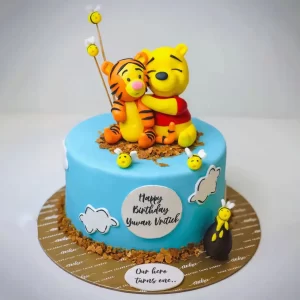 fondant-custom-cake-2